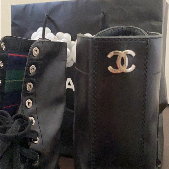 chanel combat boots - Picture 3 of 6